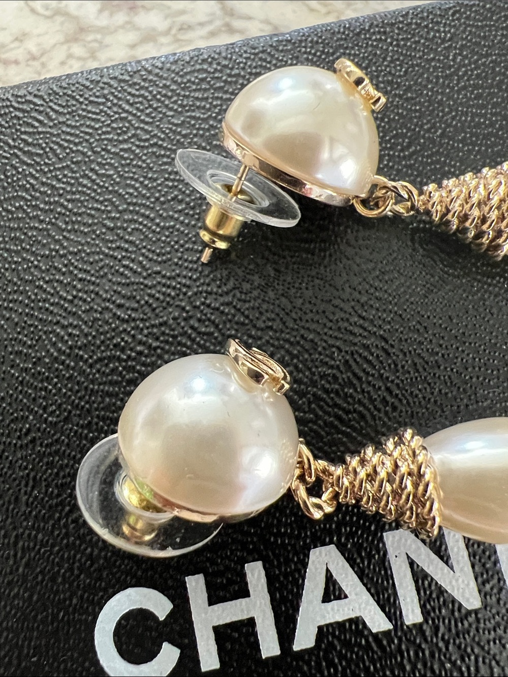 Authentic CHANEL Gold-Tone Pearl Drop CC Logo Earrings - Cream Pearlescent - Picture 5 of 10